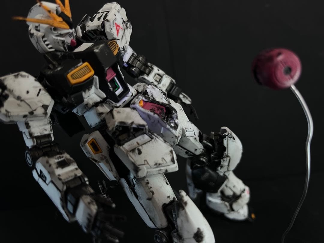 ガンプラ塗装済み完成品　RG νガンダム