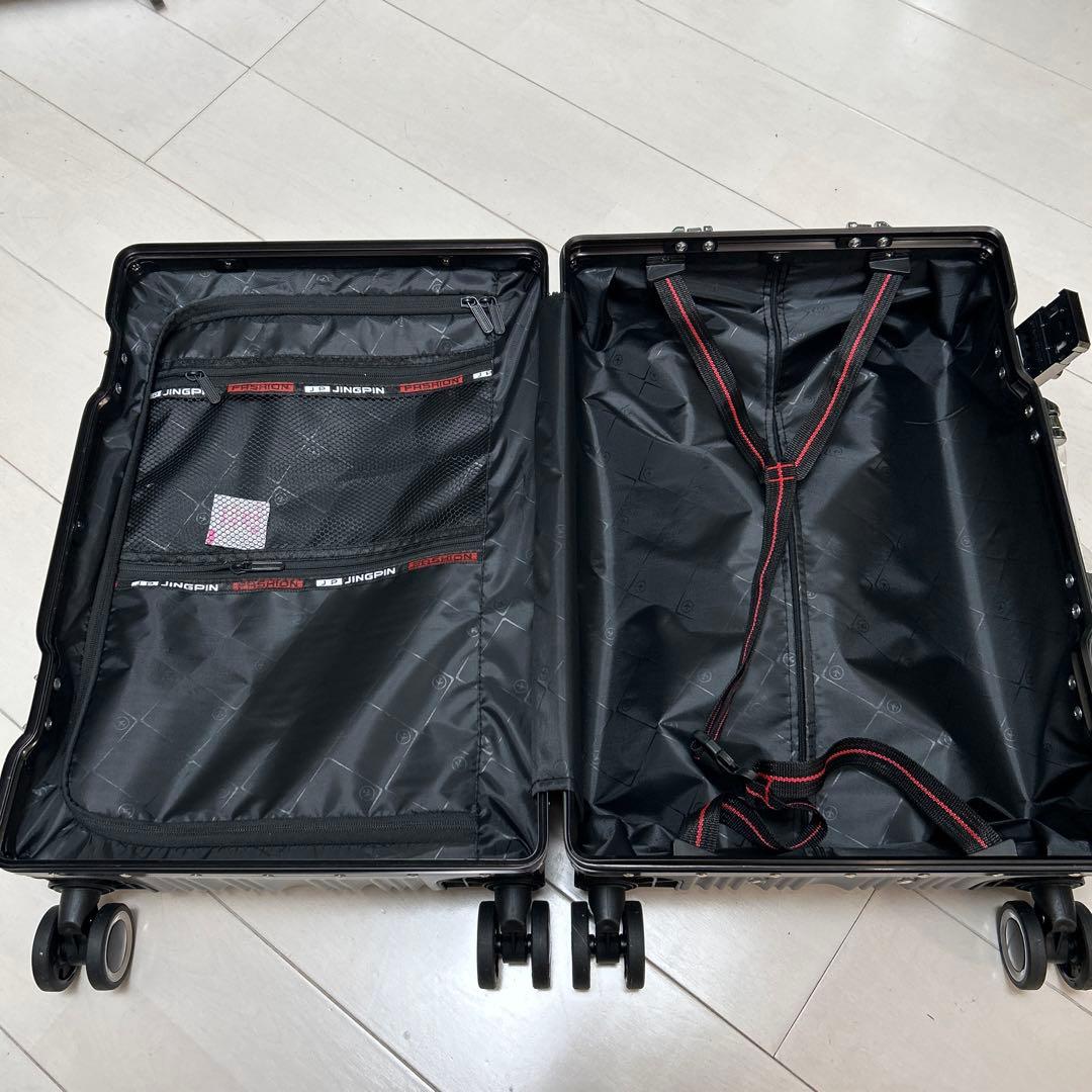 スーツケース　機内持ち込み　灰色