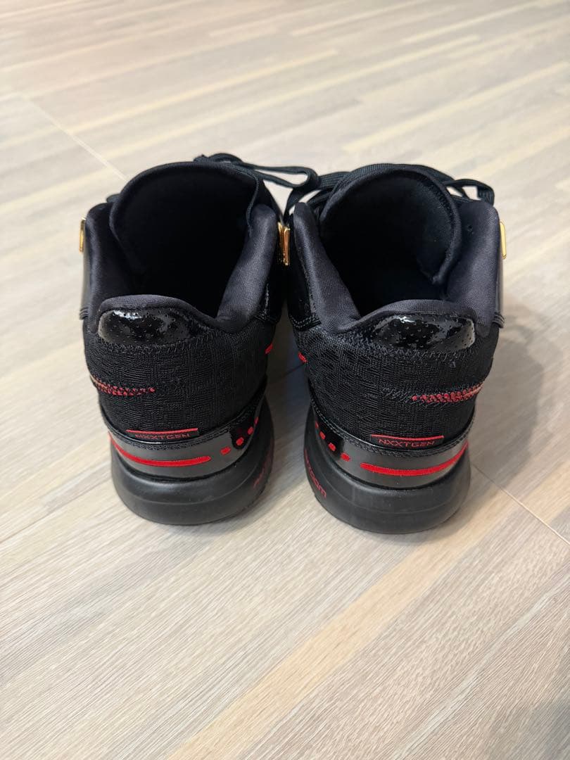 Nike バスケットボールシューズ ブラック/レッド/ゴールド