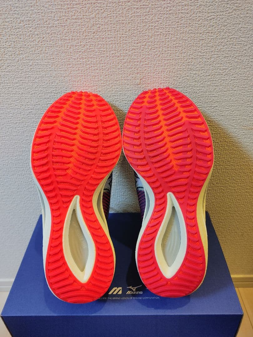 ミズノ ウエーブリベリオン ウィメンズ ランニング 女性用　23.0センチ