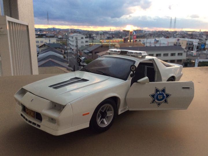 カマロ パトカー 1/18