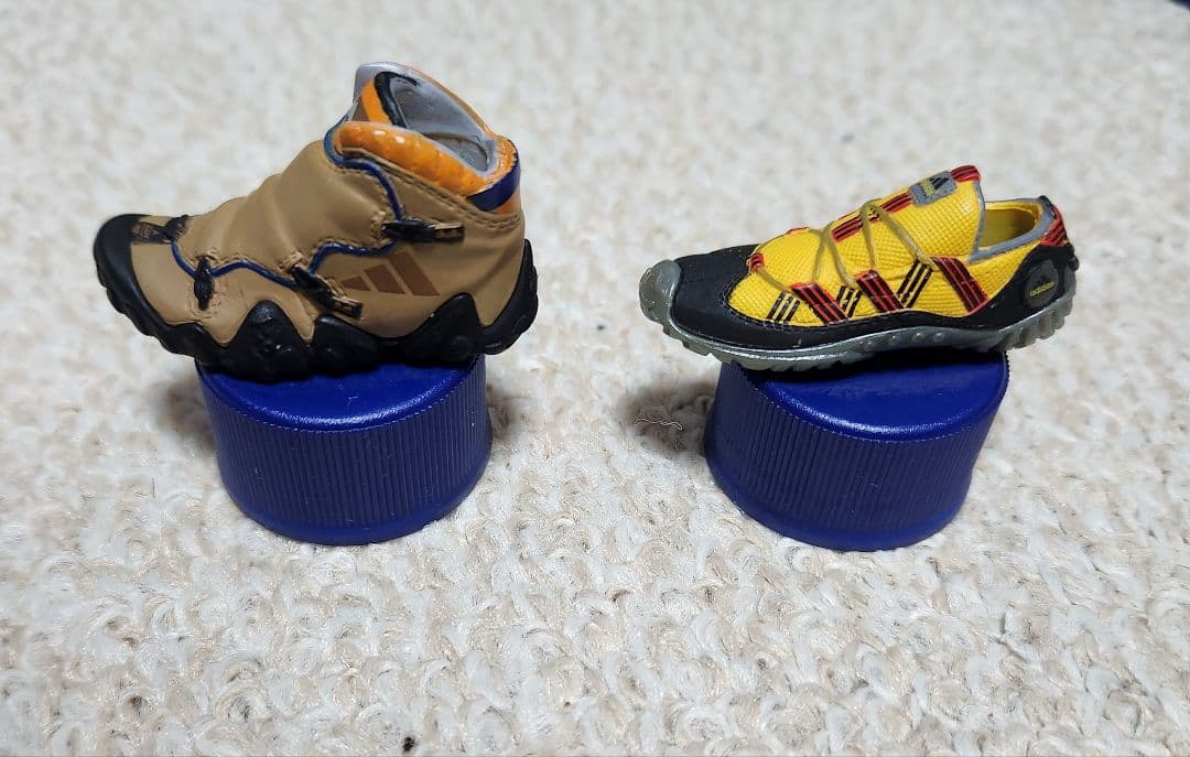 adidas ペットボトルキャップ スニーカー 22足
