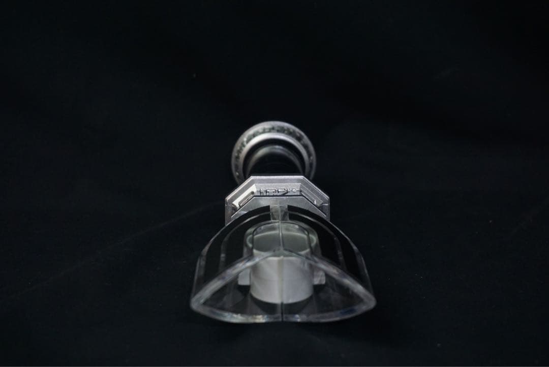 1点のみ　ブラックスパークレンス　プロップ造形　台座付き