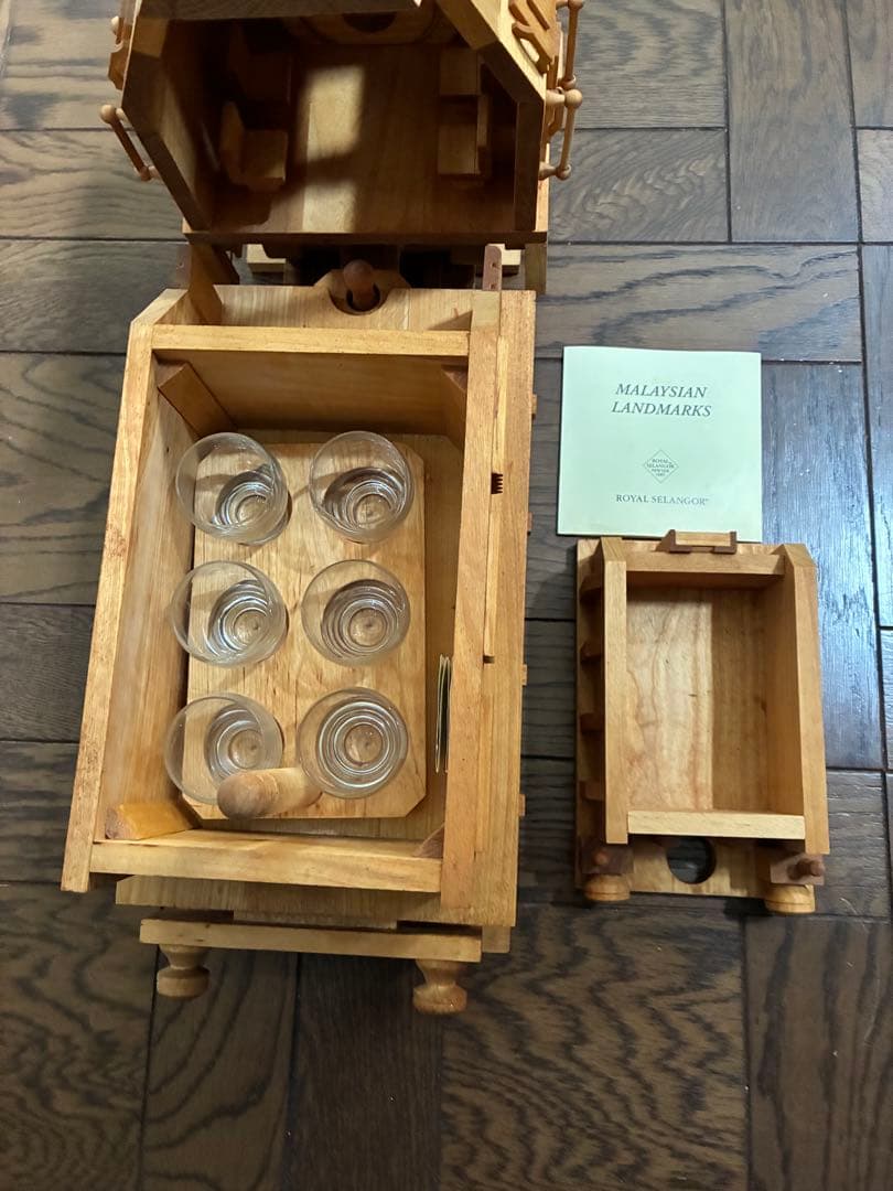 木製機関車模型 大型 ナチュラルウッド (ワインボトル1本グラス６個収納可)