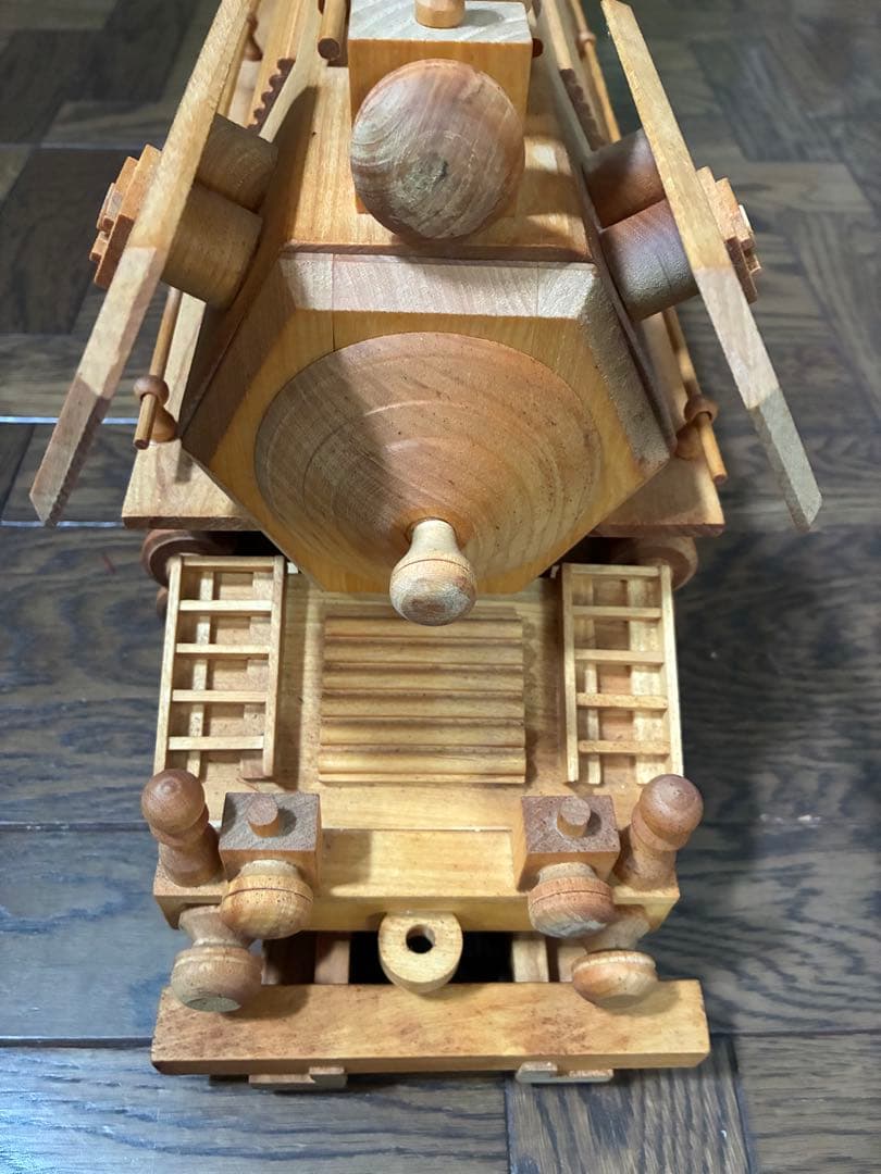 木製機関車模型 大型 ナチュラルウッド (ワインボトル1本グラス６個収納可)