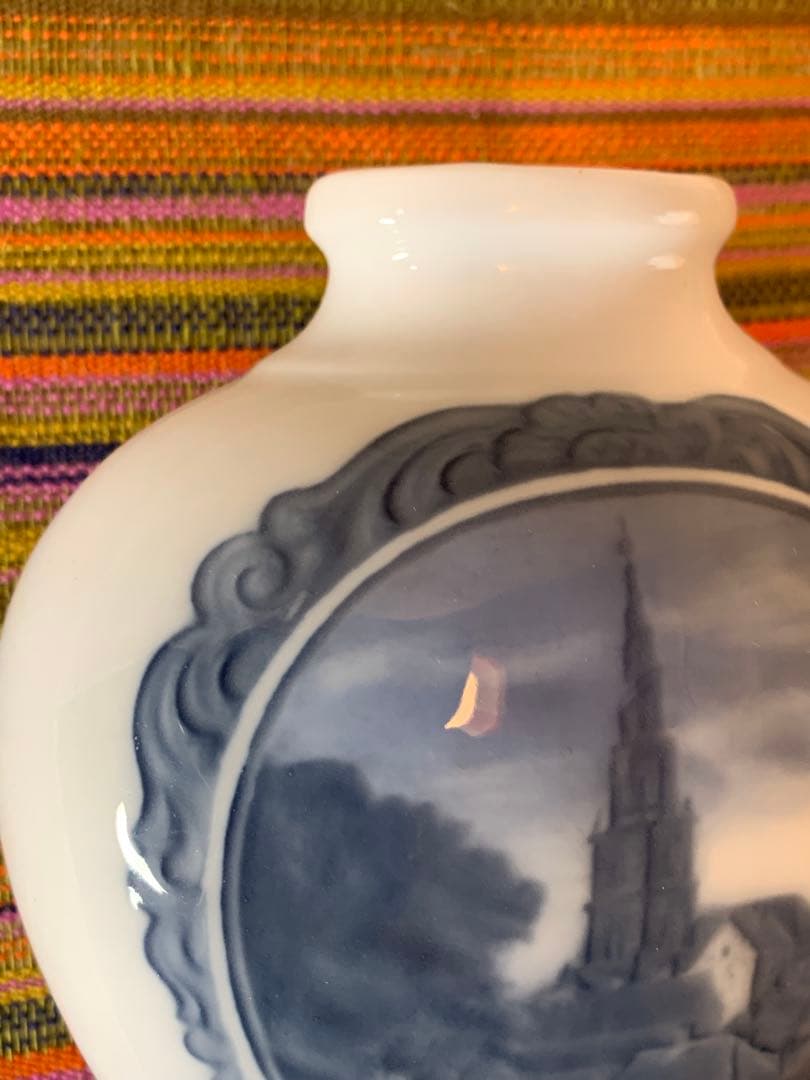ロイヤルコペンハーゲン　1922年アンティークの建物と風景が素敵な花瓶！
