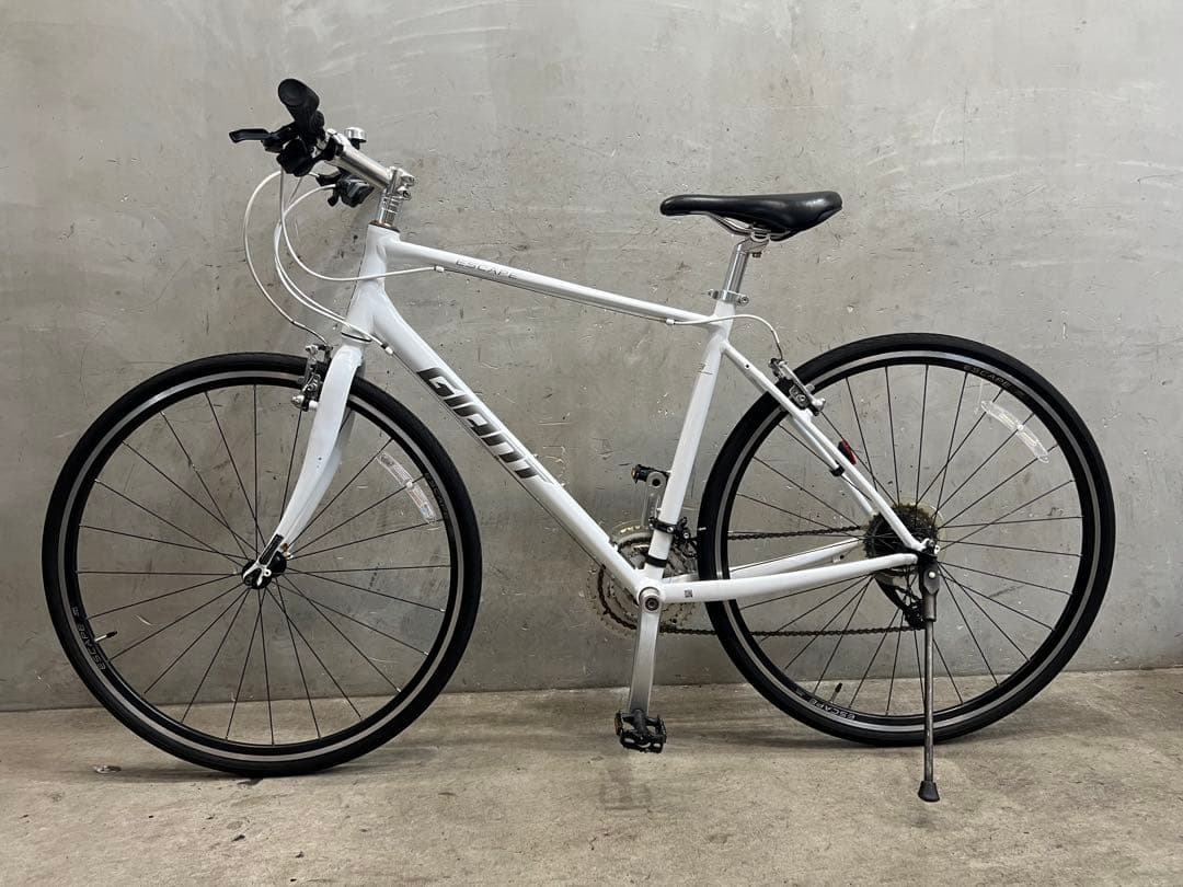 クロスバイク　GIANT ESCAPE R3 ジャイアント　エスケープ　2022