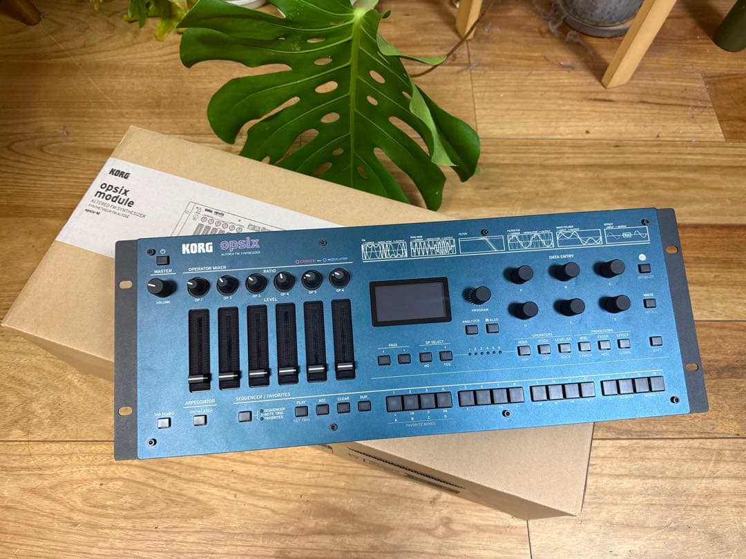 新品同様　KORG opsix module シンセサイザー