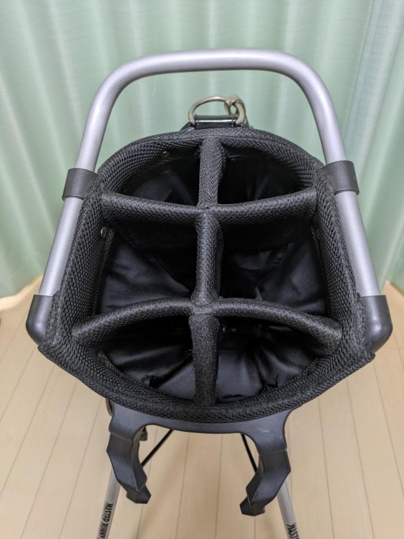 MASTER BUNNY EDITION スタンド式キャディバッグ シルバー