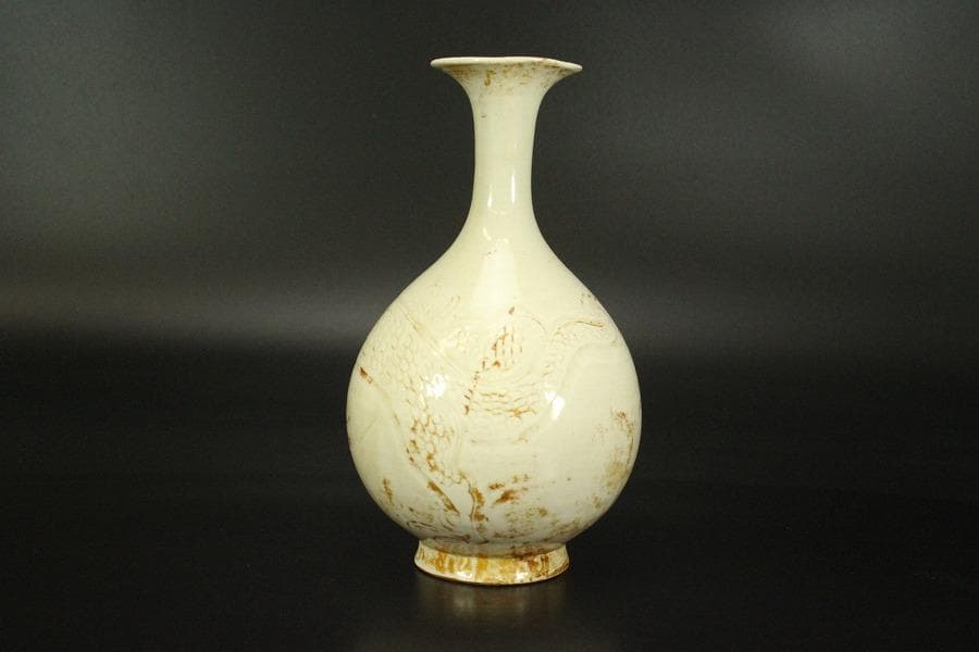 中国美術 白磁 刻龍紋 瓶 高17.5cm(HA434)