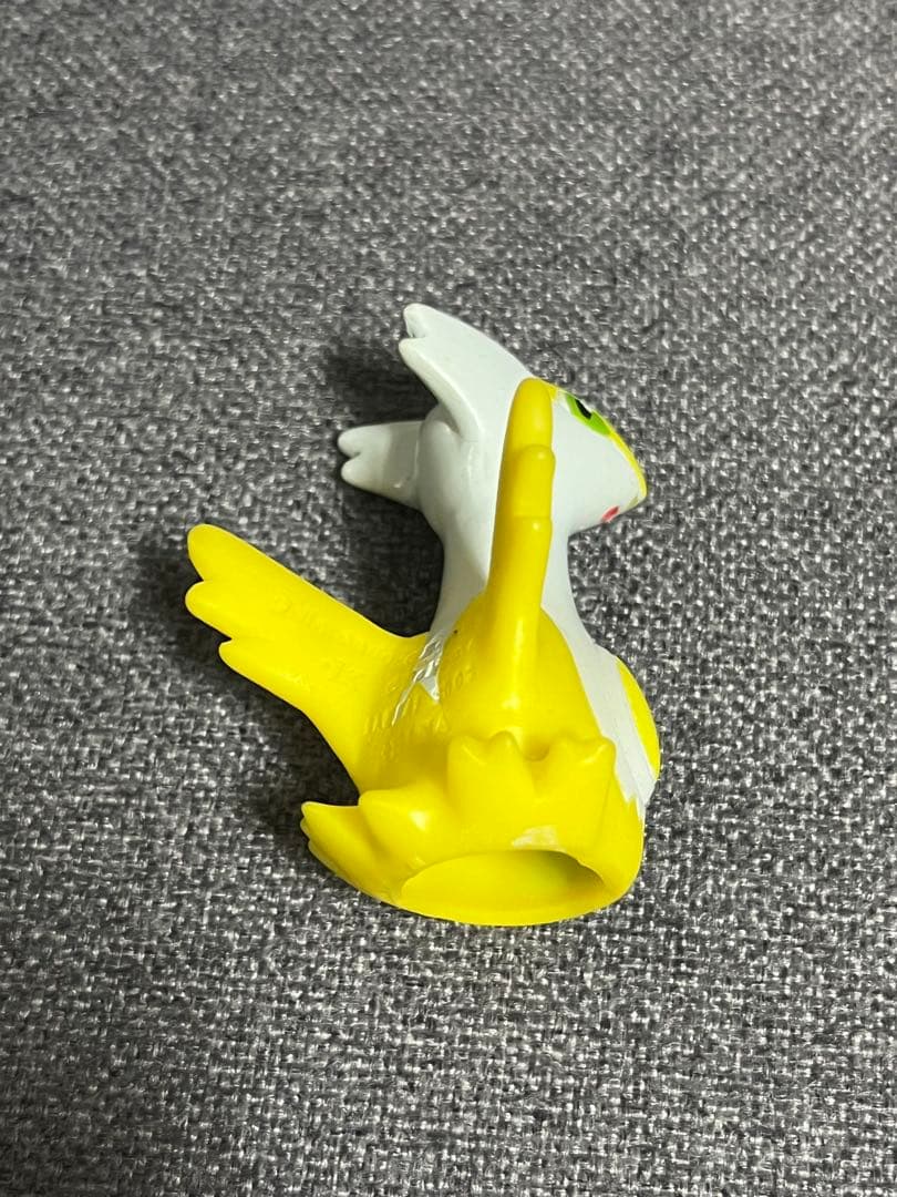 ラティアス　色違い　ポケモンキッズ