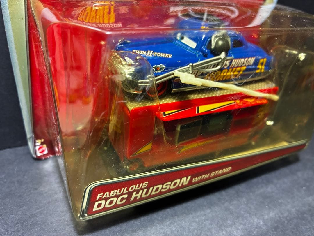 FABULOUS DOC HUDSON WITH STAND カーズ ミニカー