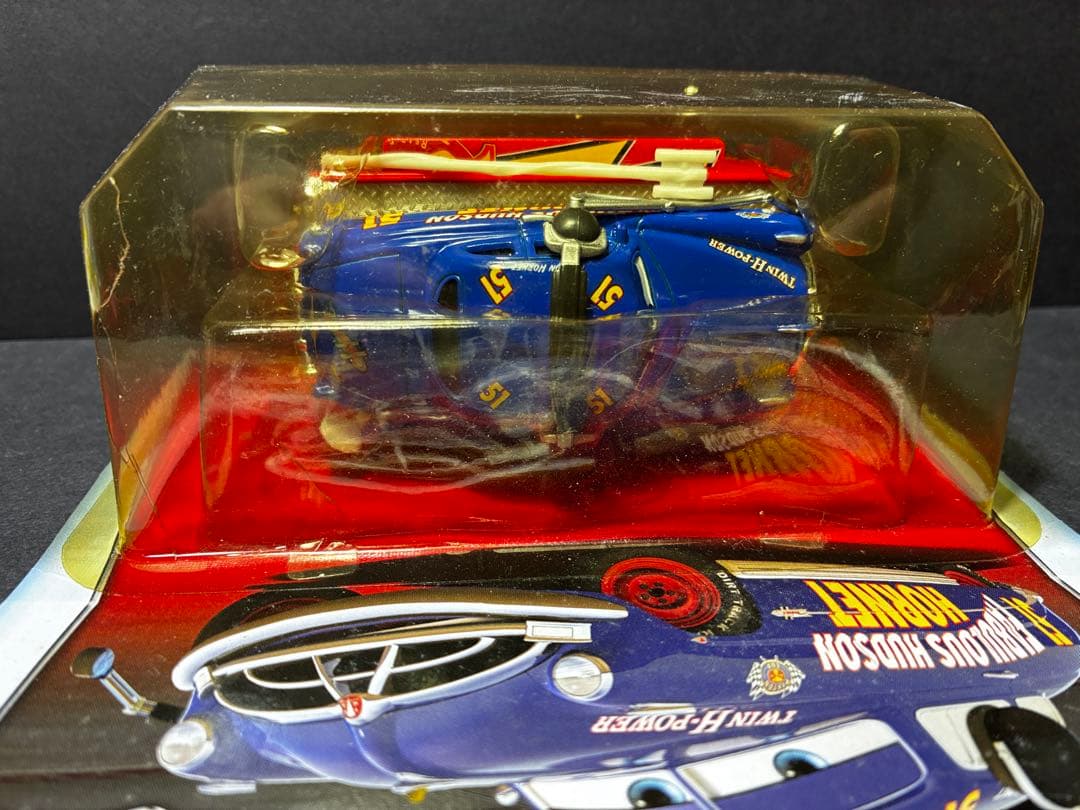 FABULOUS DOC HUDSON WITH STAND カーズ ミニカー
