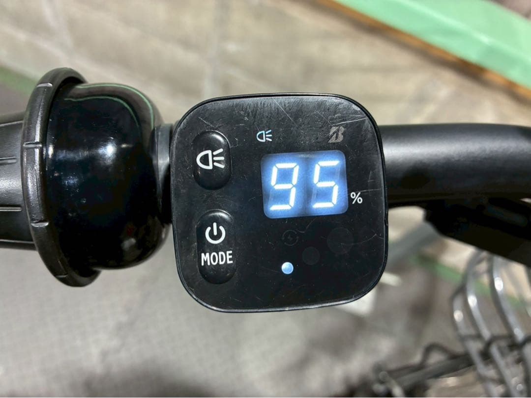 №8707電動自転車 ブリヂストン　ビッケ 24/20インチ✨極上良品バッテリー