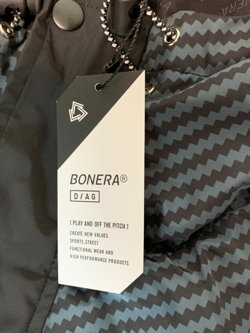 BONERA(ボネーラ)DIAG　軽量マウンテンコート(中綿入り)