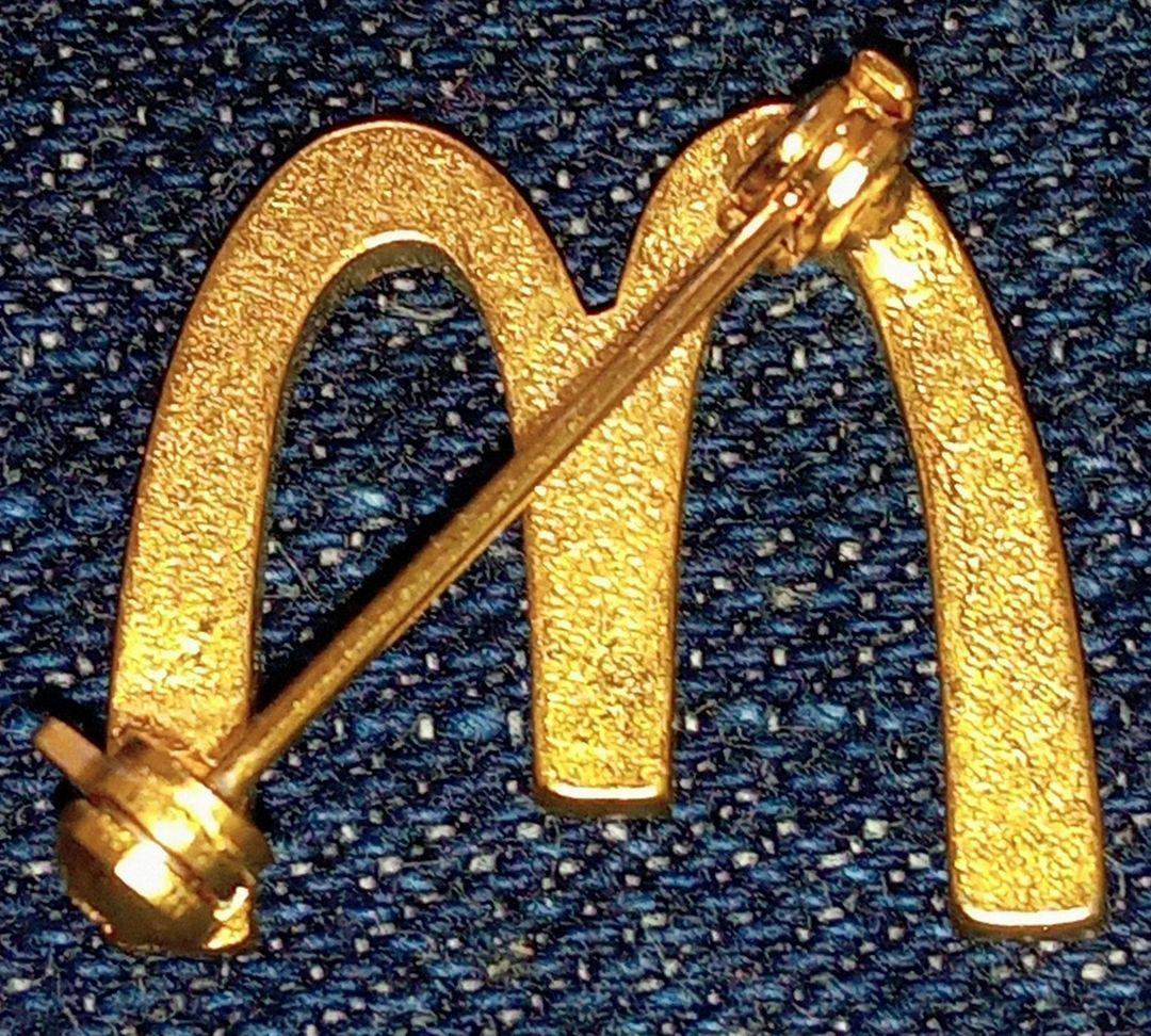 マクドナルド　ゴールデンアーチ　ピンズ　ブローチ　スワロフスキー