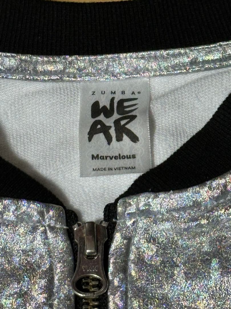 ZUMBA ラメ入りシルバージャケット　Mサイズ