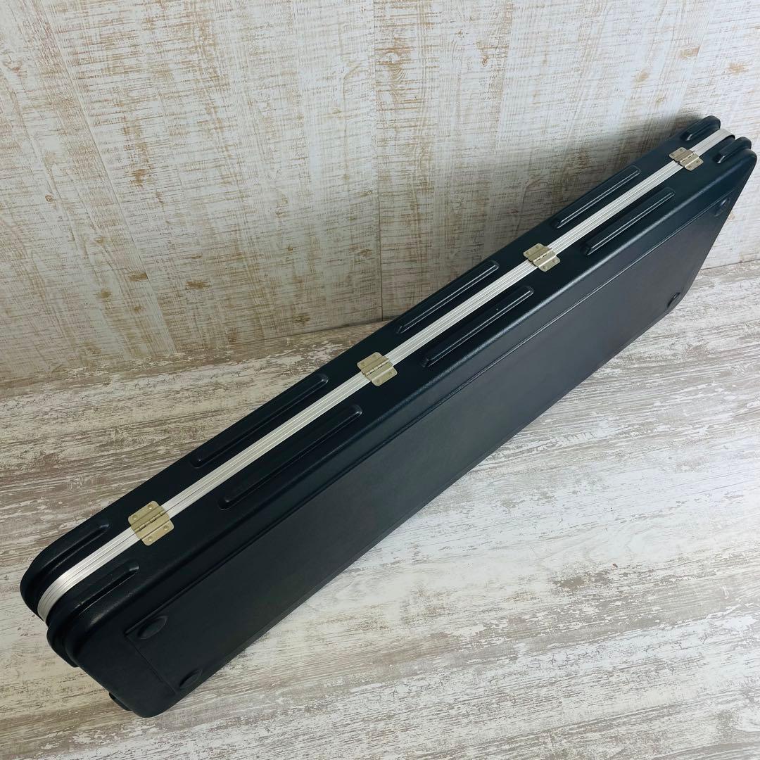 Music Man ミュージックマン　ベース用モールドハードケース　USA製