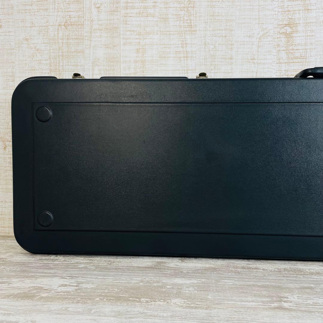 Music Man ミュージックマン　ベース用モールドハードケース　USA製