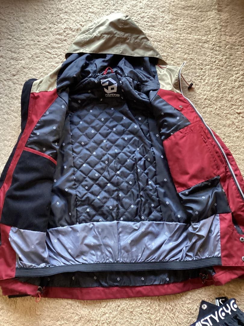 FOURNINESＸMISTYCYCDレディースＳＭスノボウェアスキーウェア