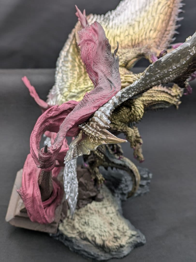 シャガルマガラ　フィギュア　箱無し　カプコン　クリエイターズモデル　モンハン