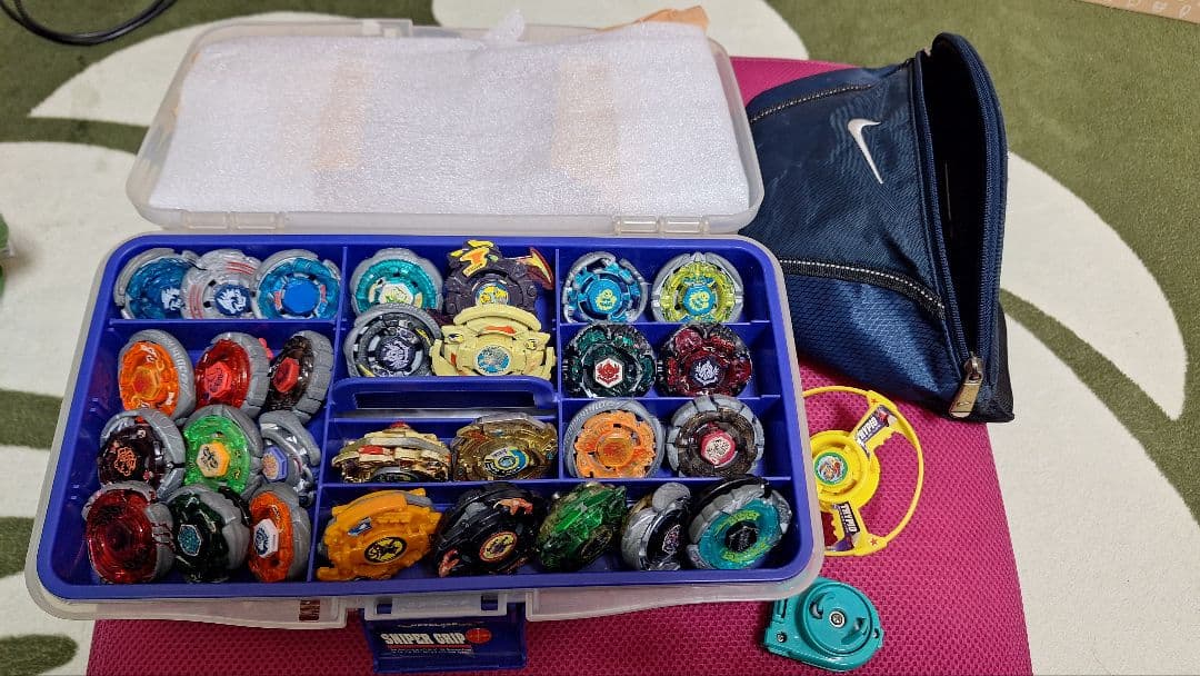 ベイブレードパーツセット 収納ケース&爆丸付き KY