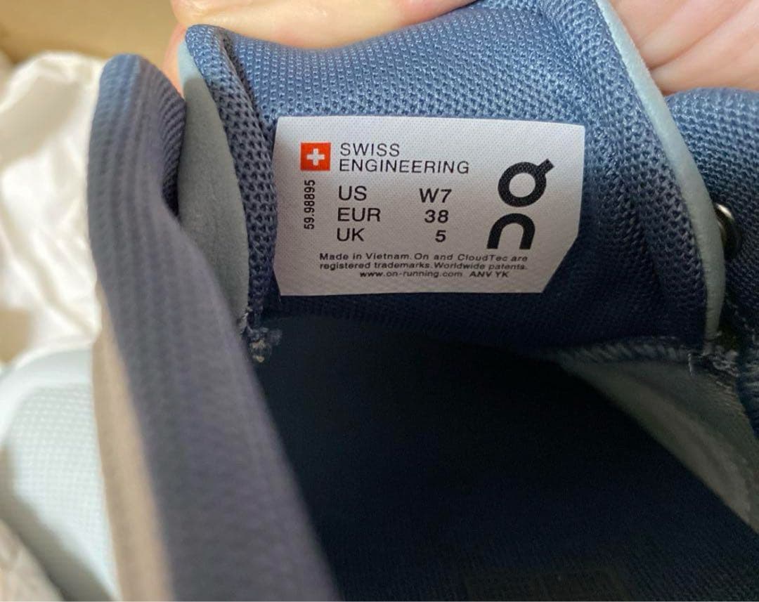 クラウドモンスターOn ランニングシューズ グレー/ネイビー 24