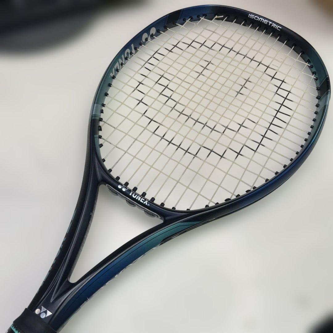 7059【美品】 YONEX Ezone100 2022 G2 テニスラケット