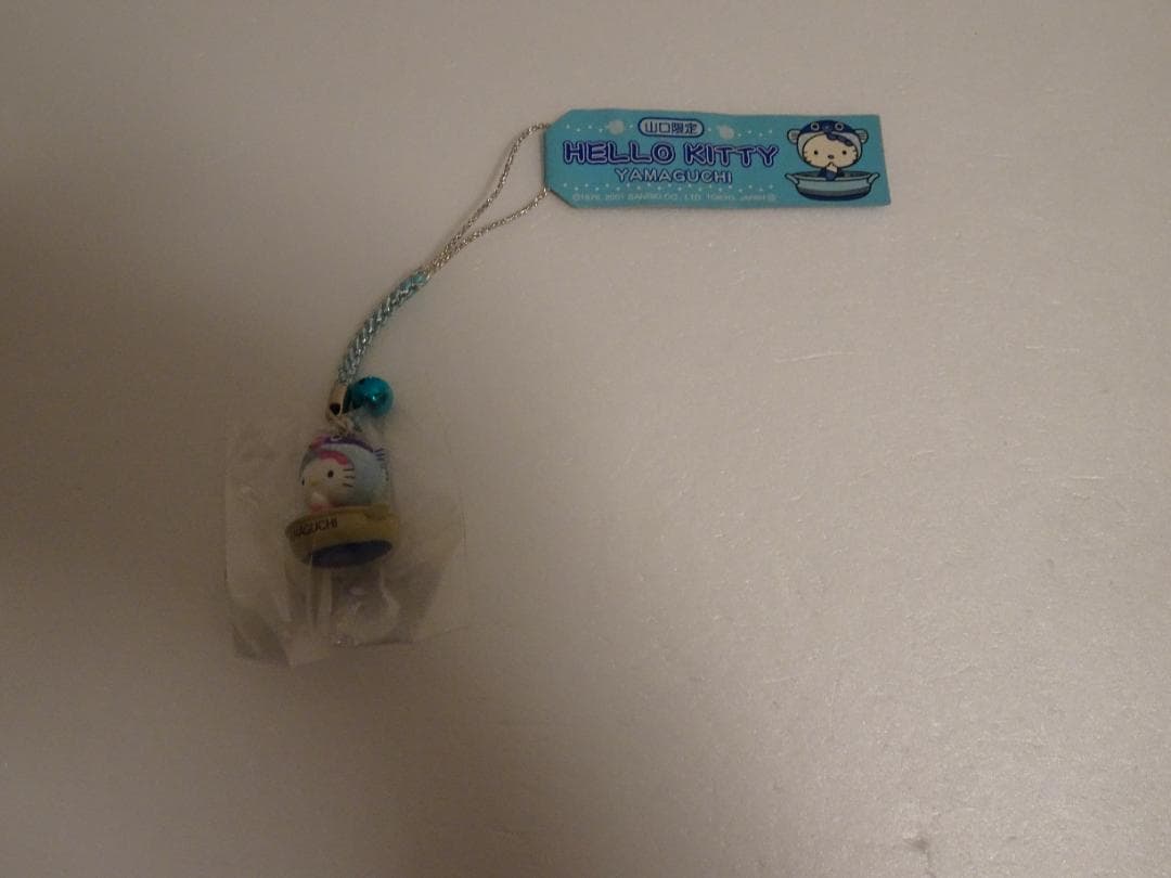新品、未使用。ご当地限定ハローキティ根付けストラップ16個+中古2個　ja-23