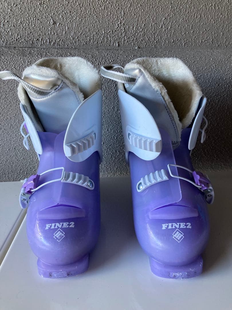 子ども用スキー靴 紫色　スキー板