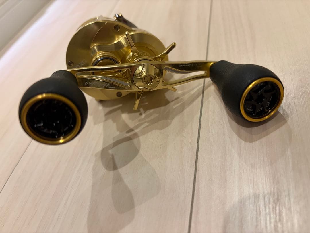 シマノ　カルカッタコンクエスト200XG DRTバリアルゴールド　カルフォーム