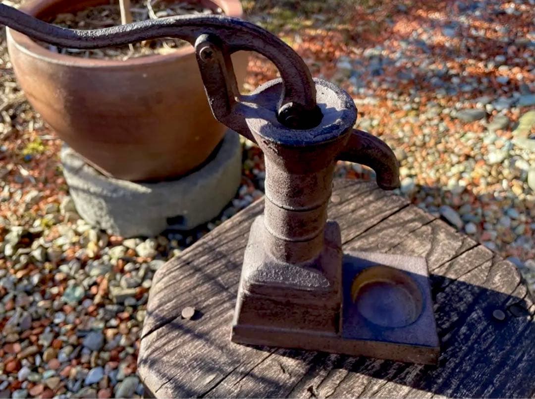 アンティーク 井戸ポンプ 手押しポンプ ミニサイズ 古道具　※古バケツ付き