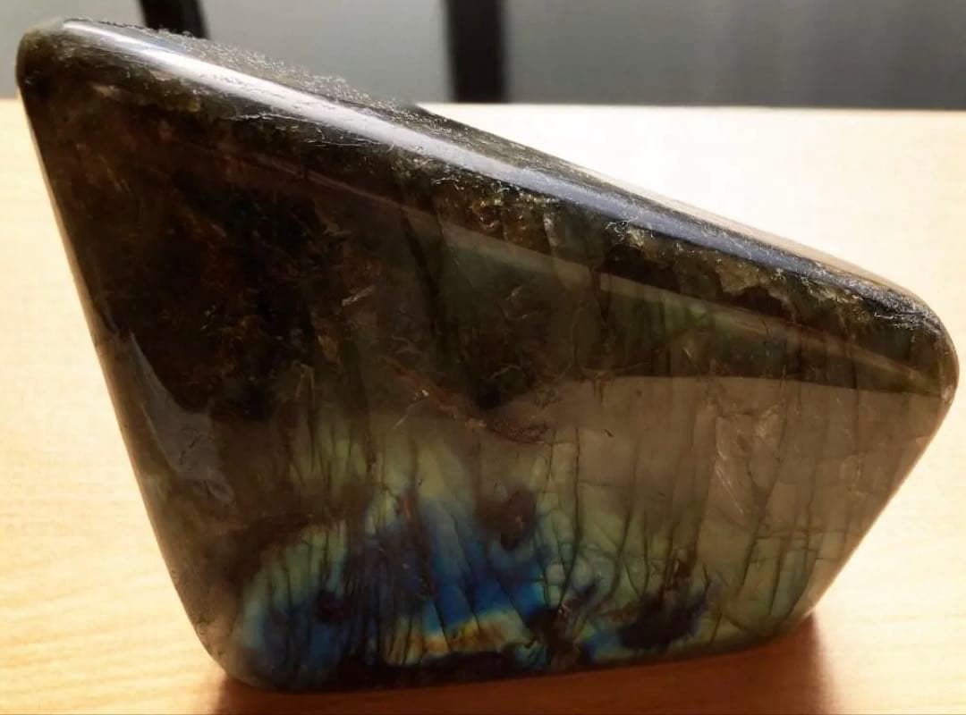 ラブラドライト924g 特大 マダガスカル産 ブルーシラー強 磨き