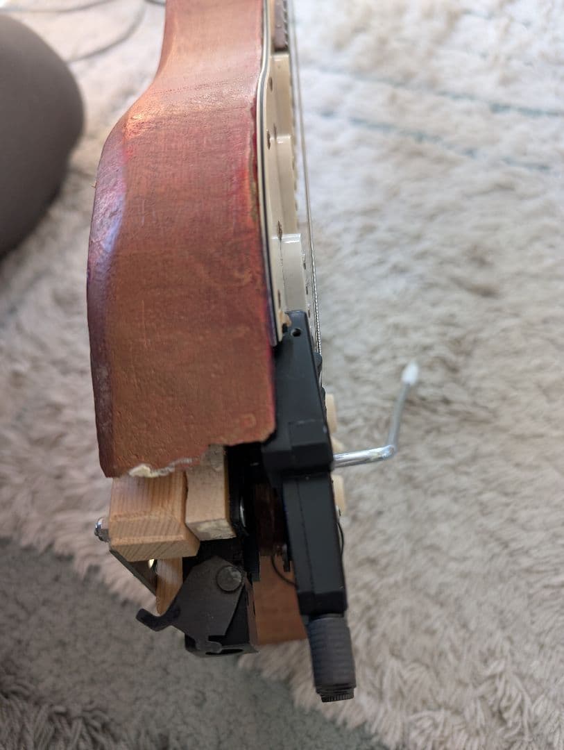 ヘッドレス　ストラト　エレキギター