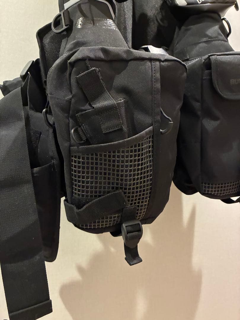 本日のみ値下げRBB リバレイ　フローティングベスト　ポーチ2個専用ハンガー付き