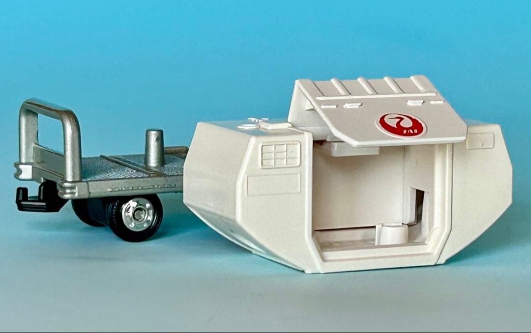 トミカ96 JAL コンテナ トラクター トミカ100 JAL コンテナ2台で