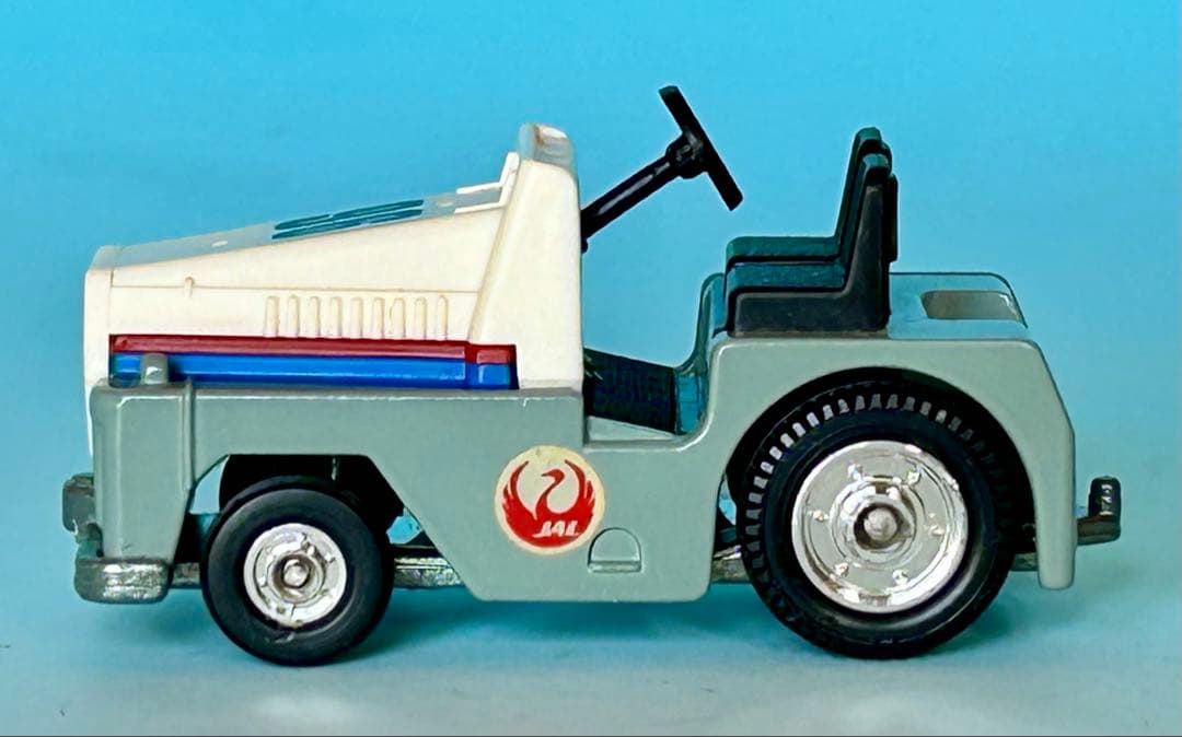 トミカ96 JAL コンテナ トラクター トミカ100 JAL コンテナ2台で