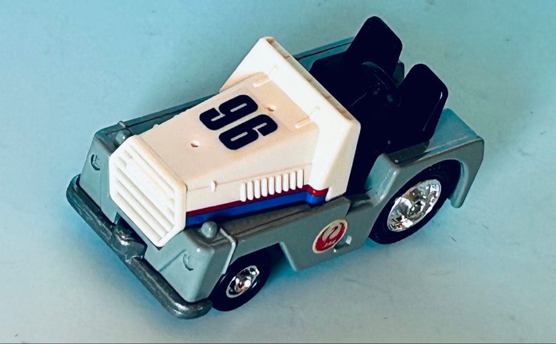 トミカ96 JAL コンテナ トラクター トミカ100 JAL コンテナ2台で