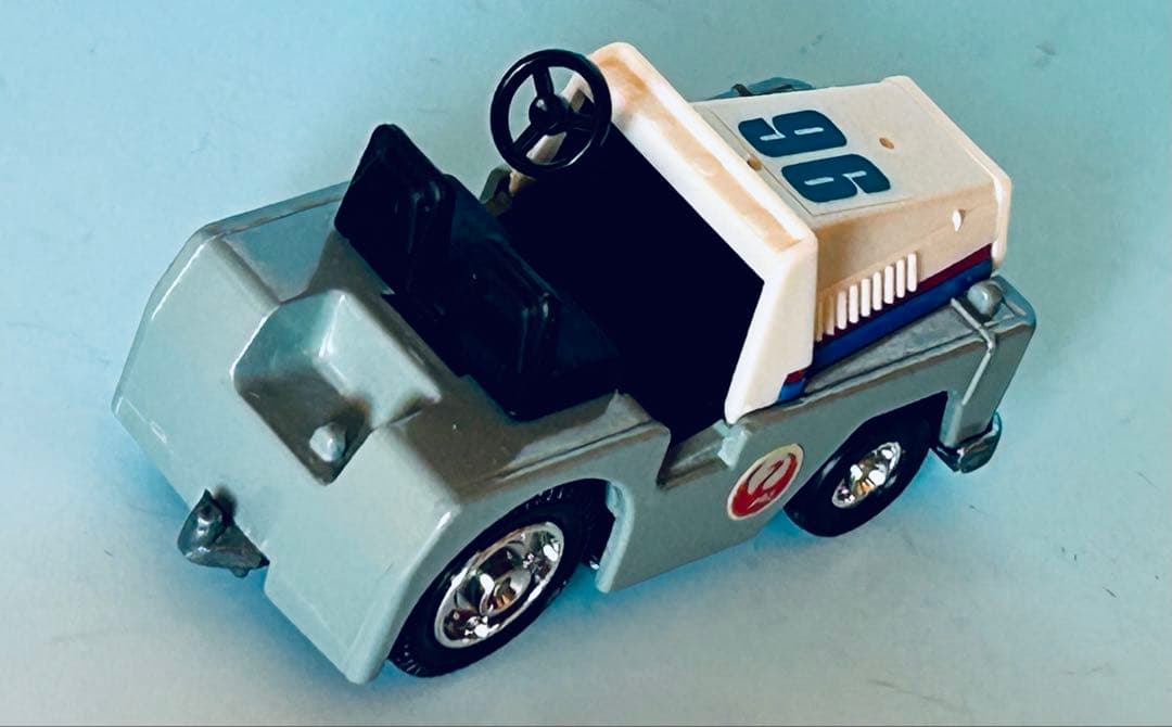 トミカ96 JAL コンテナ トラクター トミカ100 JAL コンテナ2台で