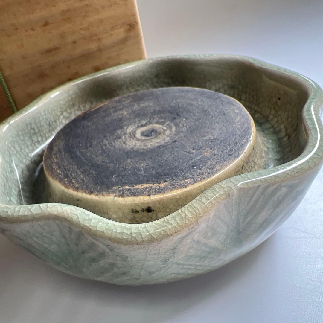 中国明時代　竜泉窯七官青磁硯石　木箱付　幅約12.3g 東Y8-0205☆2F