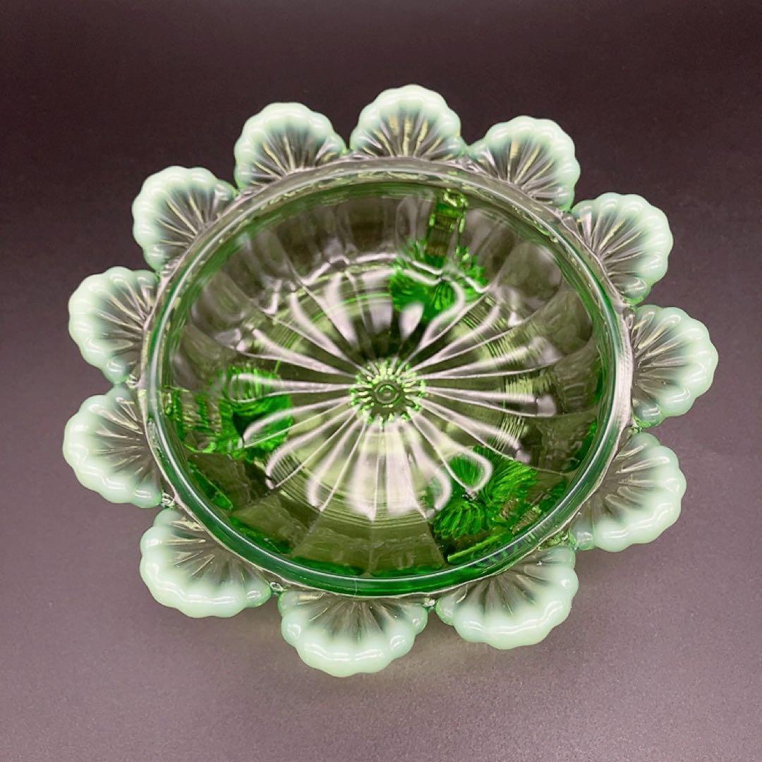 ヴィンテージ 足付きボウル グリーンオパールセントガラス 三つ脚