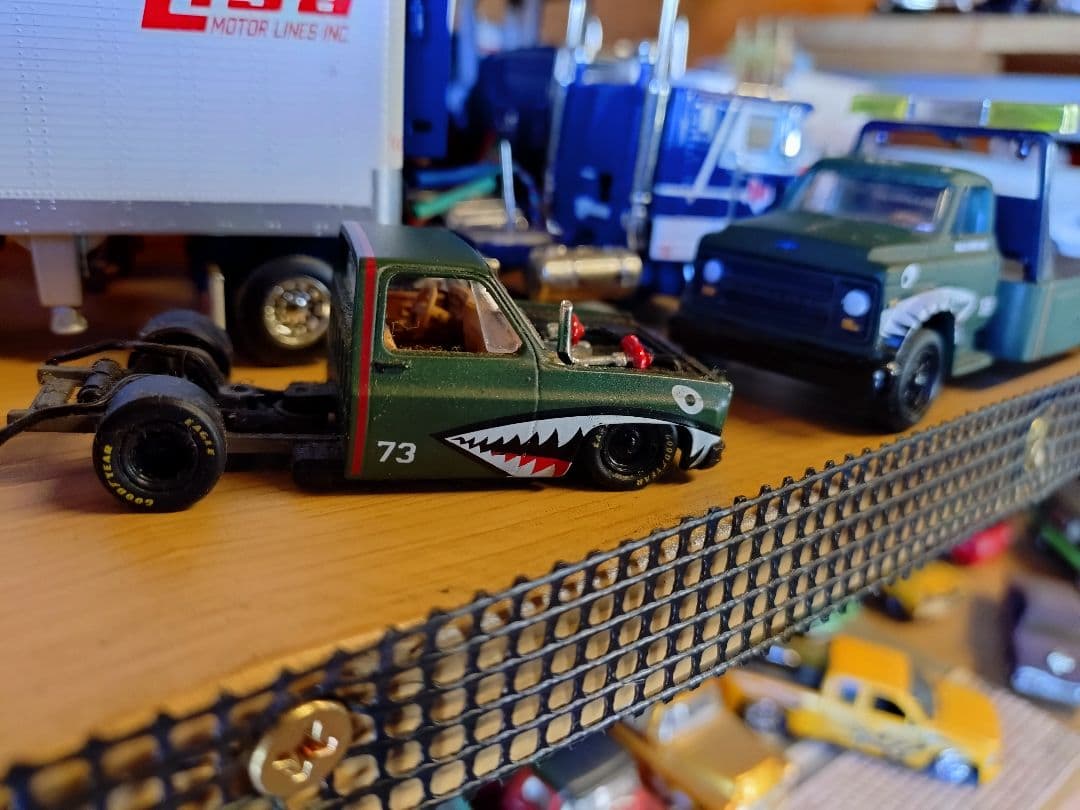 M2シャークマウストレーラー付きミニカーセット