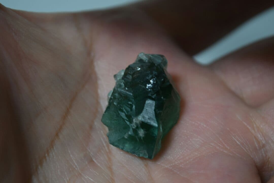 紫外線発光蛍石　原石 グリーンフローライト ホタル石 　超強蛍光　 イングランド