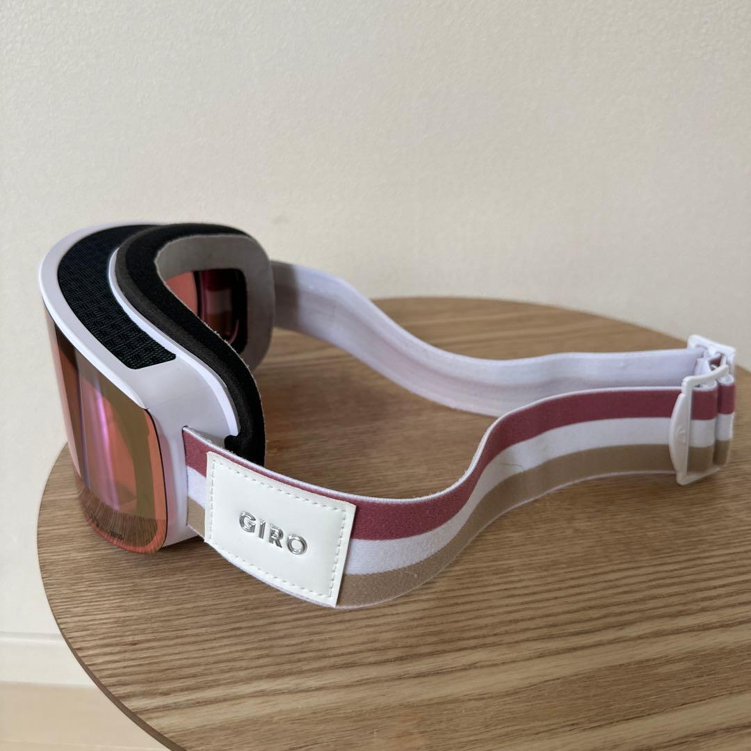 ジロ　GIRO ELLA VIVID AF女性モデル スキー スノボゴーグル