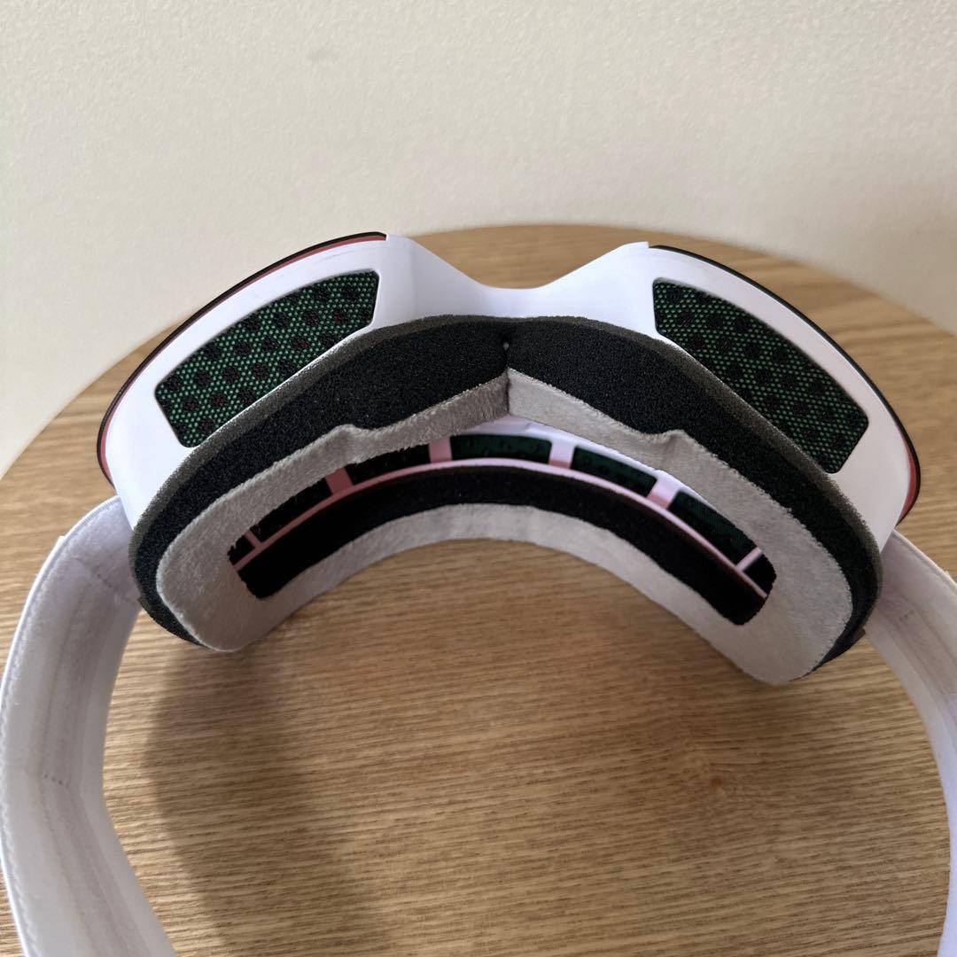 ジロ　GIRO ELLA VIVID AF女性モデル スキー スノボゴーグル