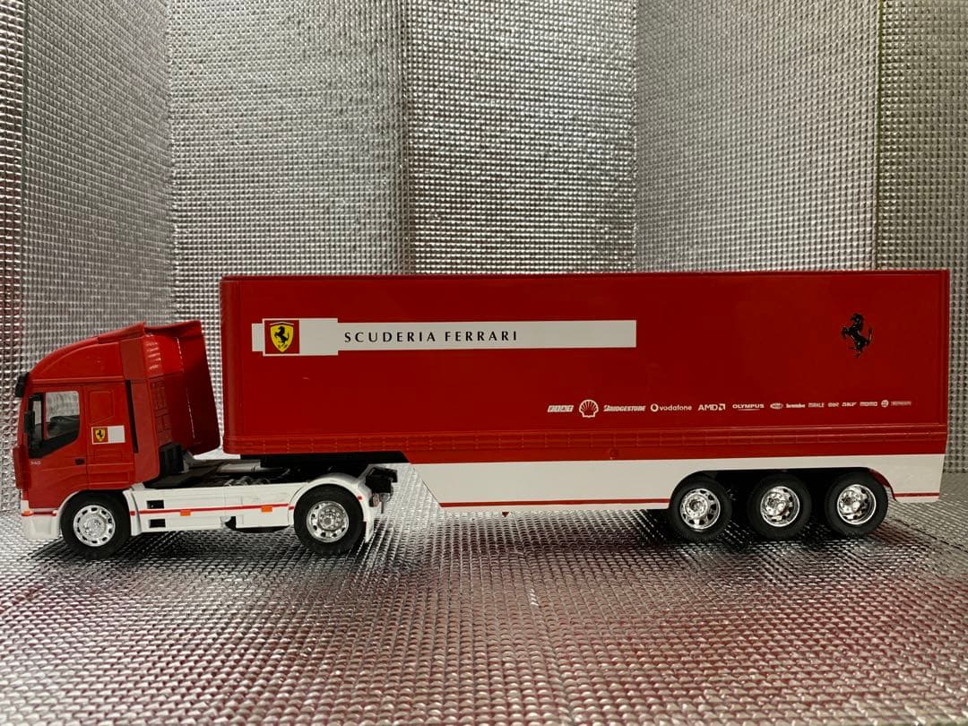 【約50cm F1 フェラーリ　トランスポーター　スクーデリア　1/32】