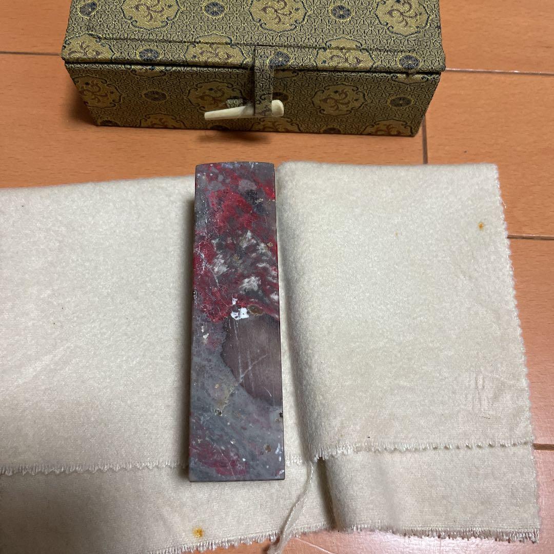 印材　鶏血石　中国製