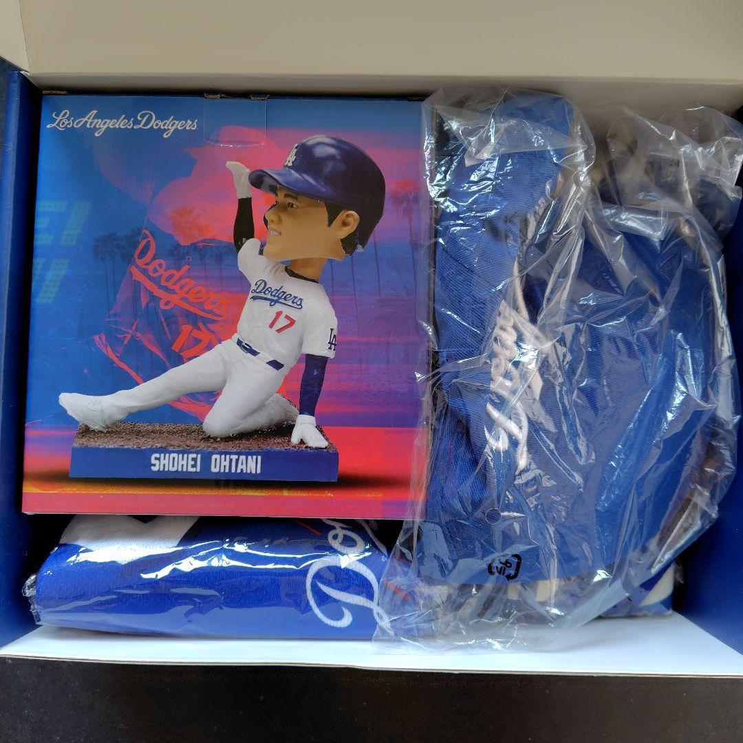 ドジャースファンクラブ入会記念グッズ(ボブルヘッド人形込み)