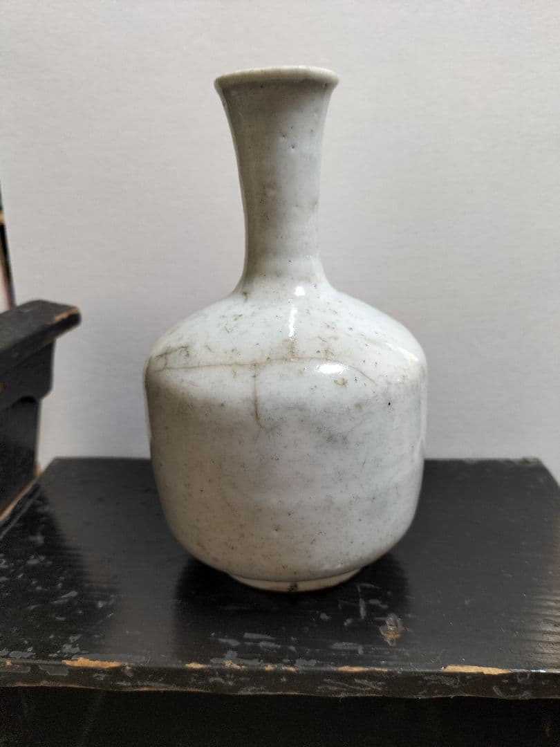 李朝初期　砂高台白磁徳利