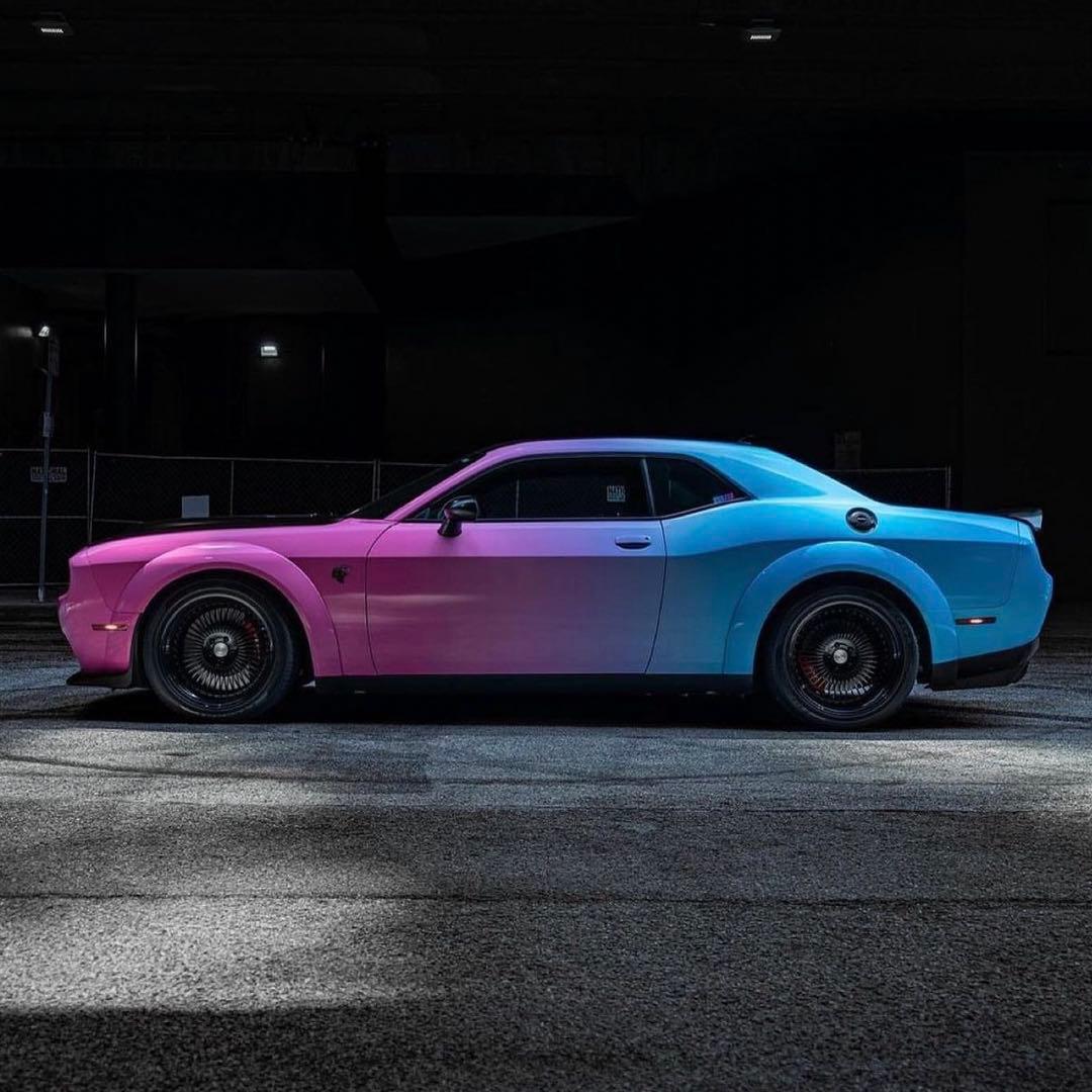 【日本未発売】PINK SLIPS ダッジチャレンジャー 1:24